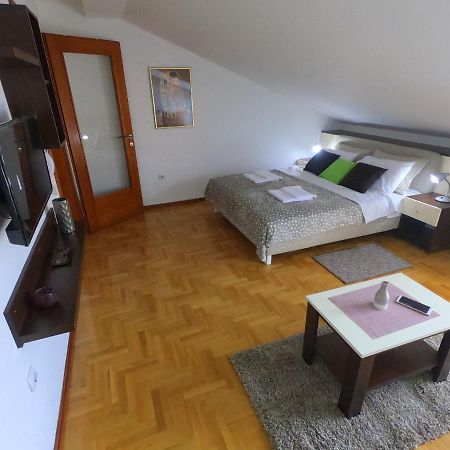 Apartman Zenit วรินรัชกา บานยา ภายนอก รูปภาพ