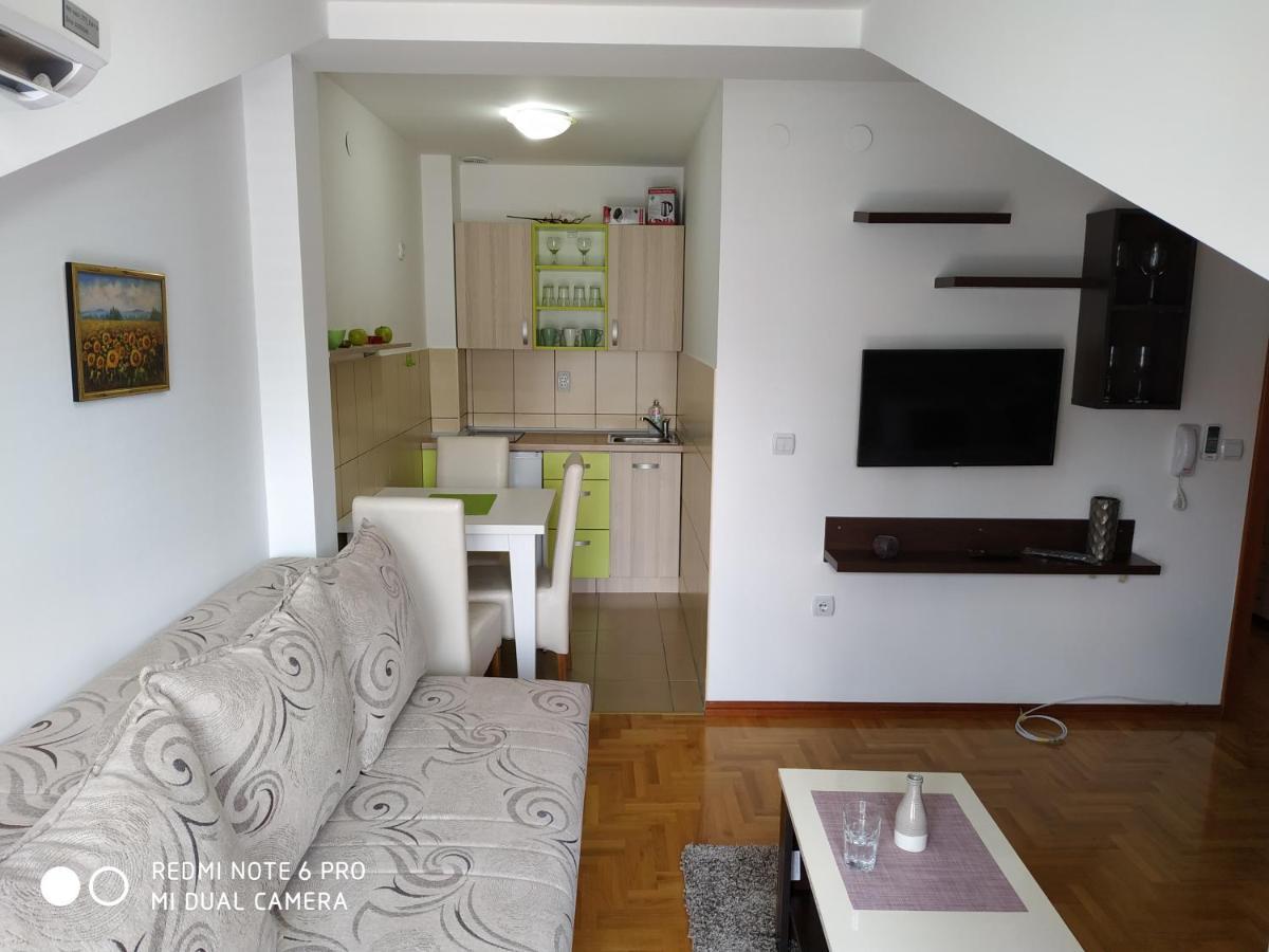 Apartman Zenit วรินรัชกา บานยา ภายนอก รูปภาพ